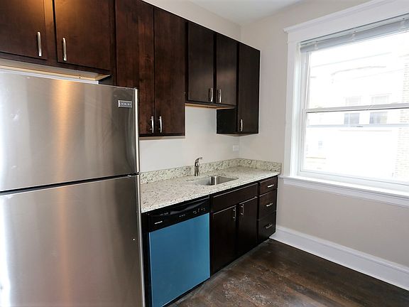 2nd image of 1437 W Carmen Ave #S2