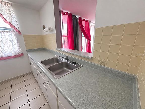 4th image of 2402 COND RIBERAS DEL BUCANA #309
