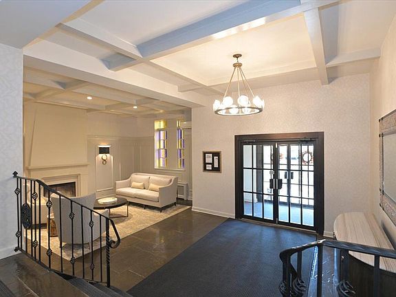 2nd image of 2 Spruce St APT 4