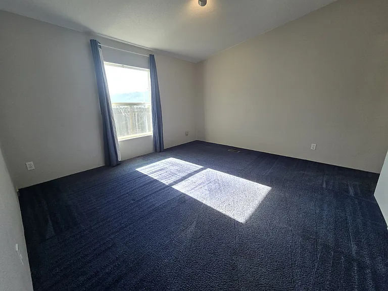 2032 NE Klamath Ave — Photo 11