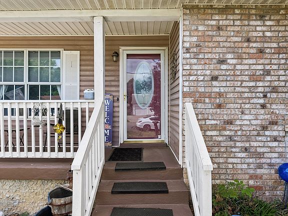 3rd image of 4732 Greystone St
