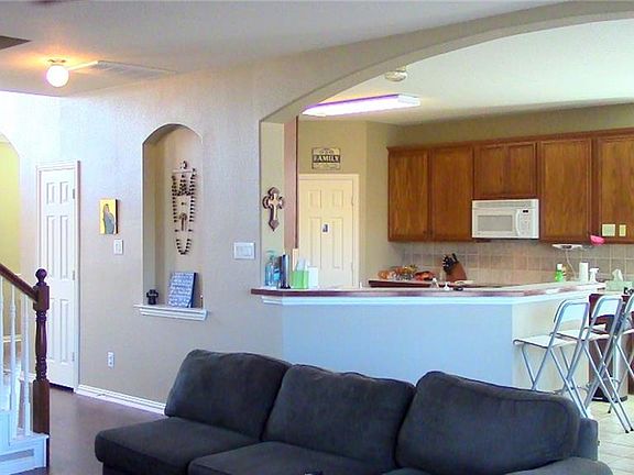 2nd image of 319 Del Cano Dr