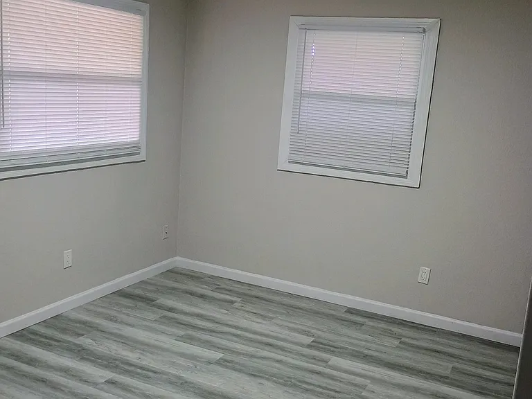 5834 Forest Grove Blvd — Photo 9