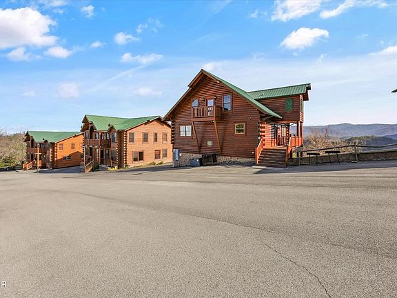 4th image of 3032 Hickory Lodge Dr