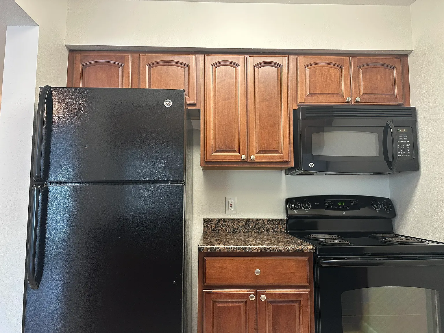 2 bed, 884 sqft, $1,700 — Photo 3