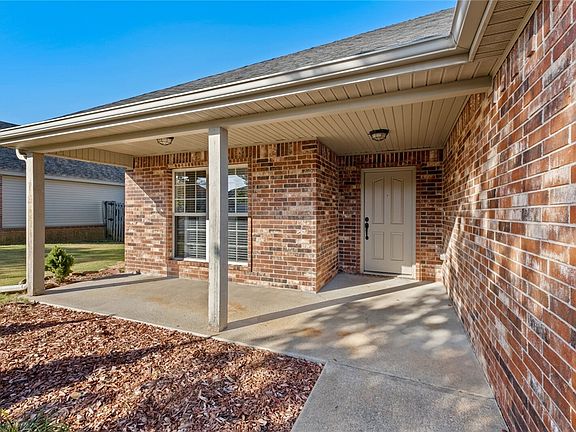 4th image of 593 N Fox Meadows Ln