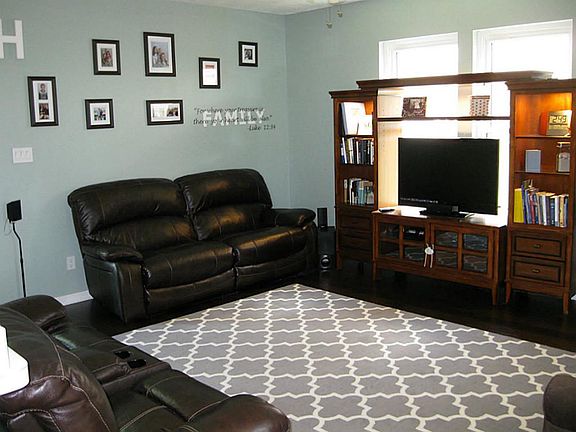 4th image of 1019 Augusta Dr