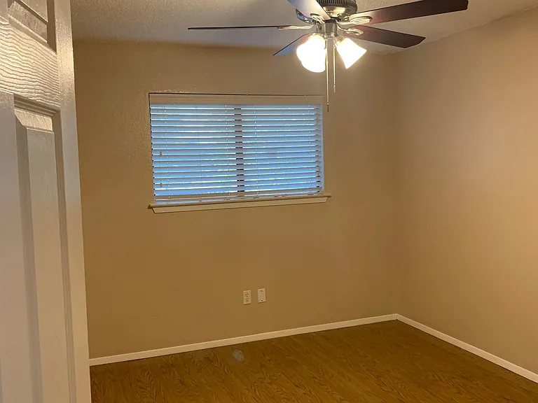 1322 Zephyr Ln — Photo 7