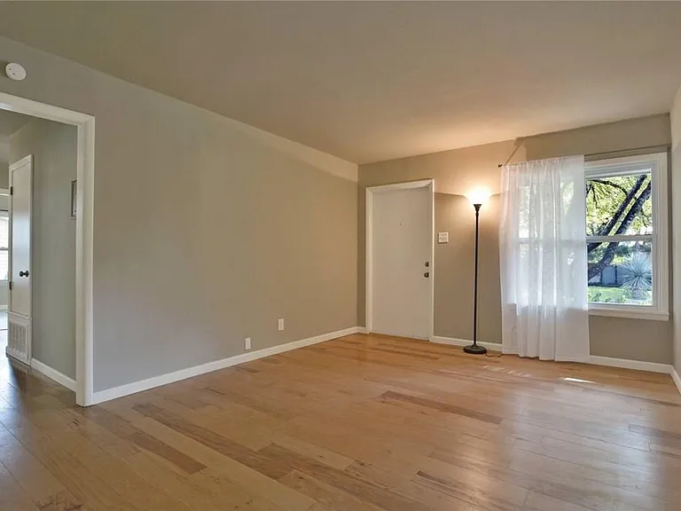 1408 Broadmoor Dr — Photo 4