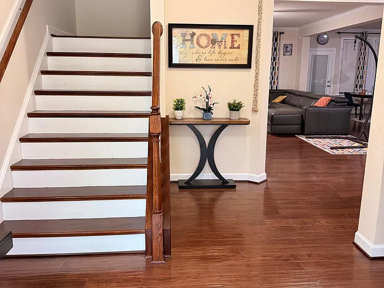 705 Tree Green Ln — Photo 3