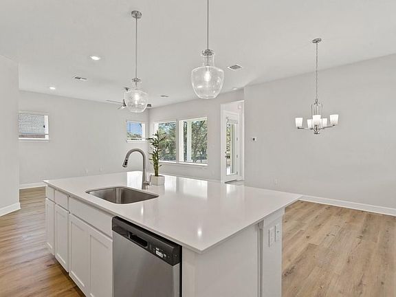 2nd image of 513 Treaty Oak Dr