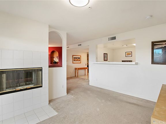 4th image of 17735 Kinzie St Unit 301
