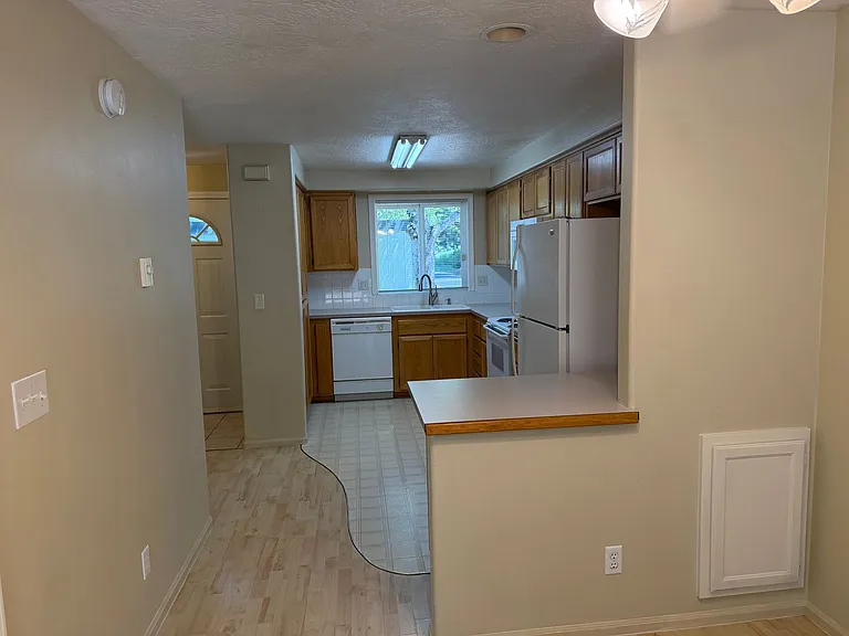 1638 Fetters Loop — Photo 10
