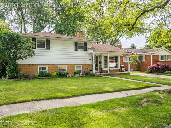 9744 Pere Ave, Livonia, MI 48150