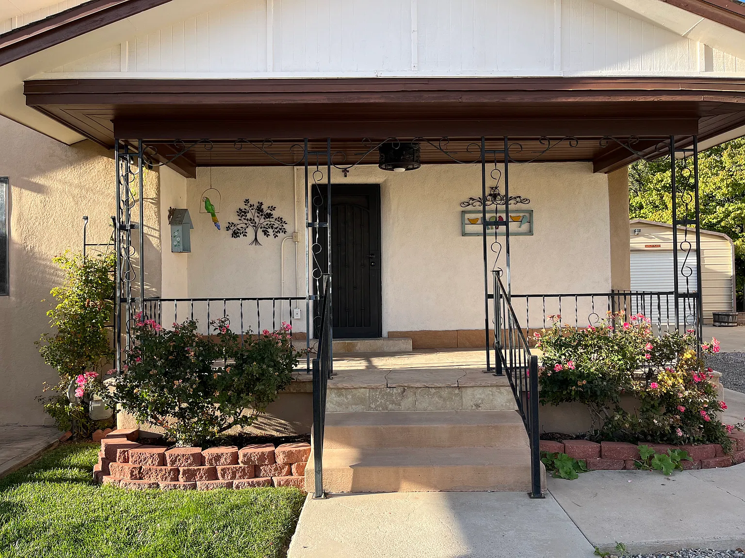 1702 Lena St — Photo 3
