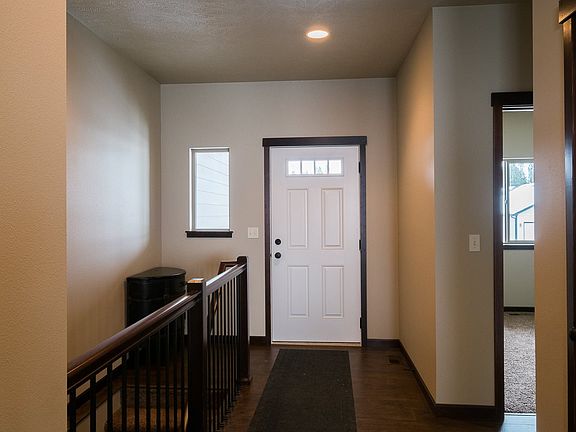 2nd image of 16019 N Gleneden Dr