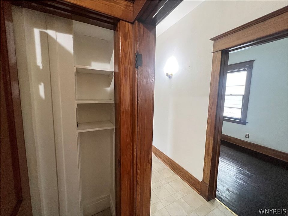 1st image of 22 Edgewood Ave