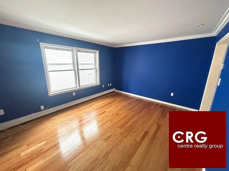 3 bed, 1.0 bath, 1000 sqft, $3,200 — Photo 3