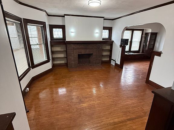 4th image of 3510 W 98th St