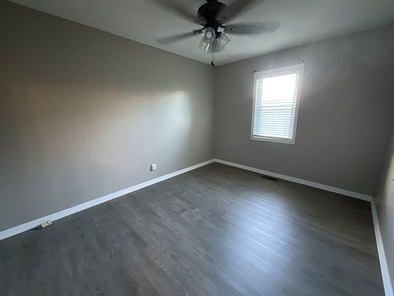 5th image of 489 Arnold Dr