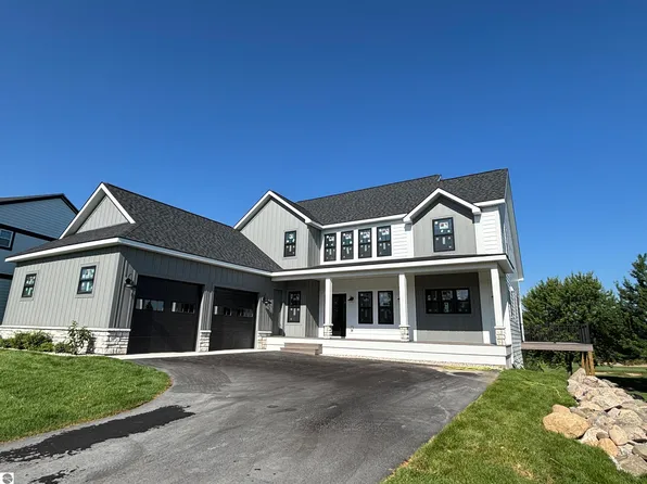 4325 Wolverine Dr, Williamsburg, MI 49690