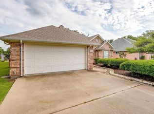 8604 Leisure Ln, Granbury, TX 76049