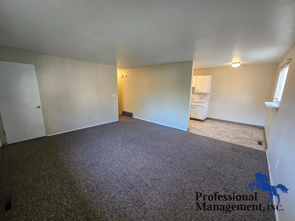 2 bed, 1.0 bath, 770 sqft, $1,250 — Photo 2