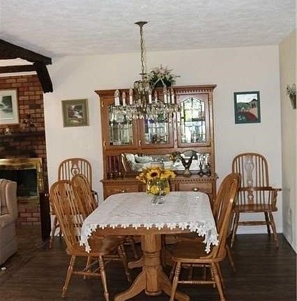 3rd image of 20 Mayflower Pl