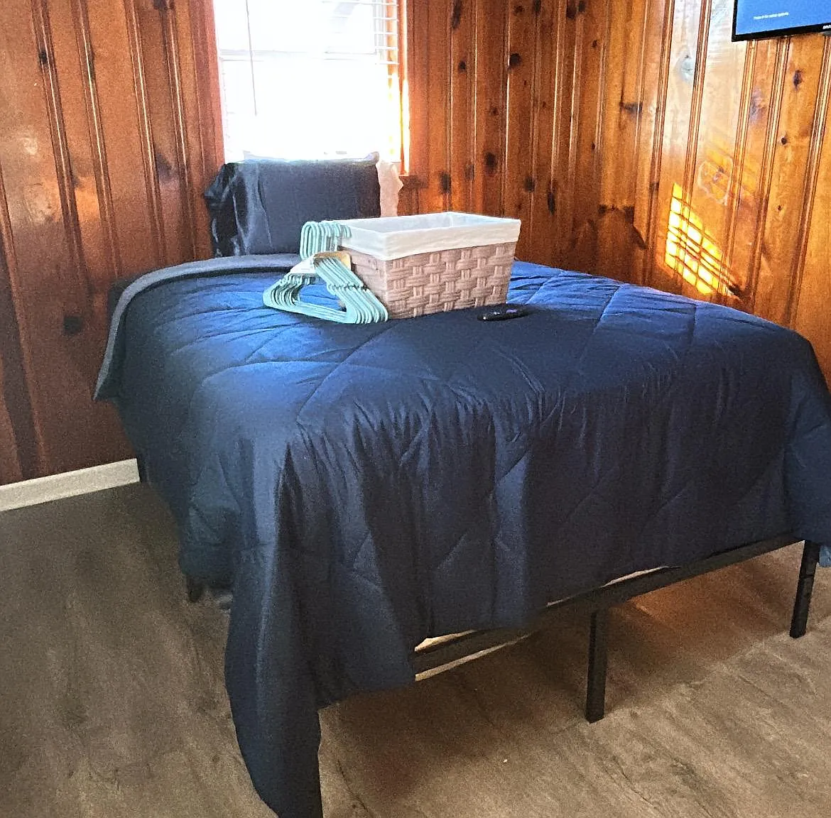 3 bed, 2.0 bath, 800 sqft, $1,183 — Photo 1