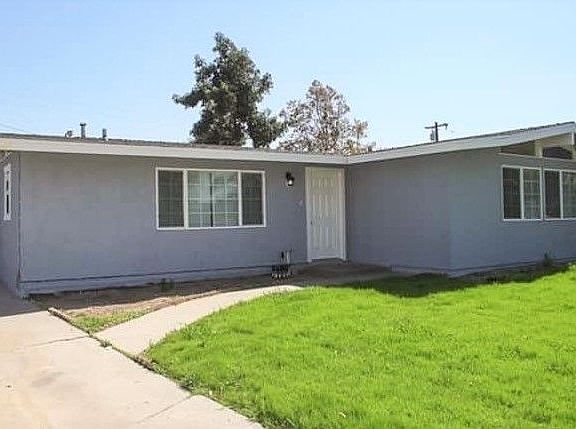 3rd image of 8416 Sanger Ave