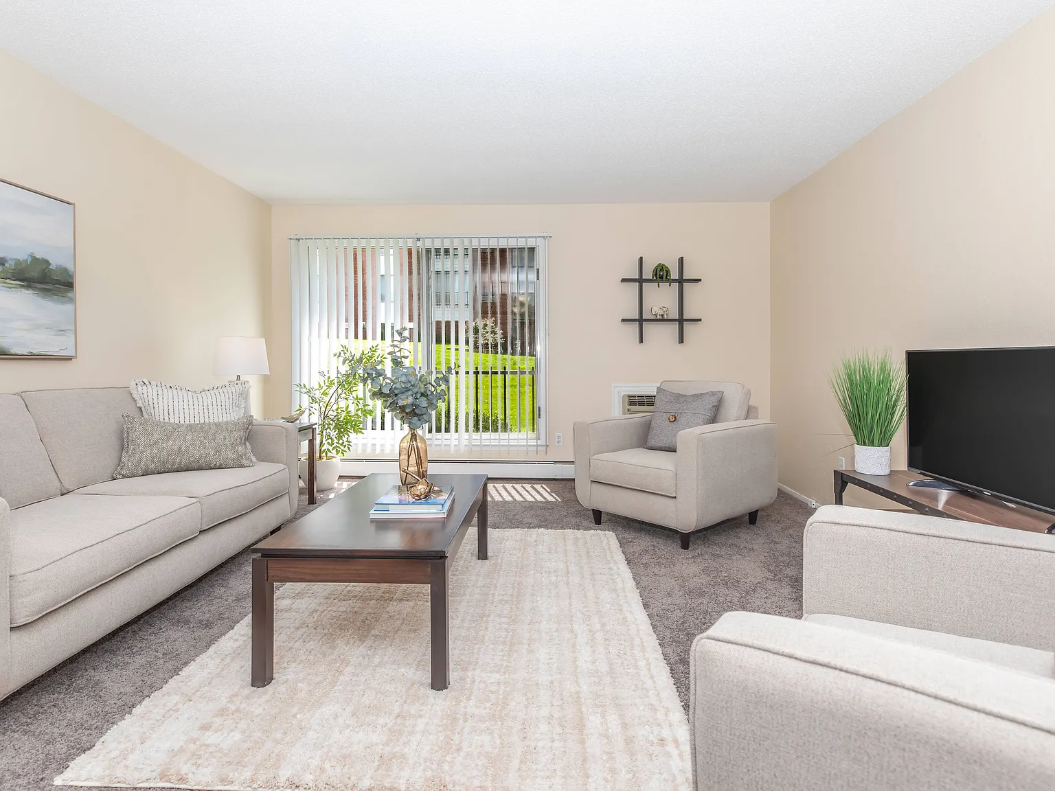 Forest Park Apartments — Photo 4
