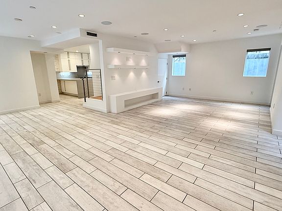 3rd image of 947 4th St APT C