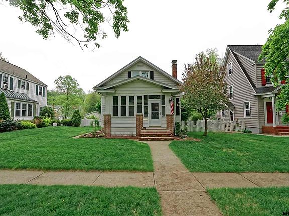 2nd image of 7 Glenwood St