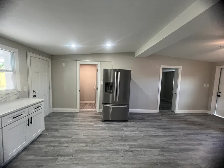 1804 Cadillac Cir — Photo 16