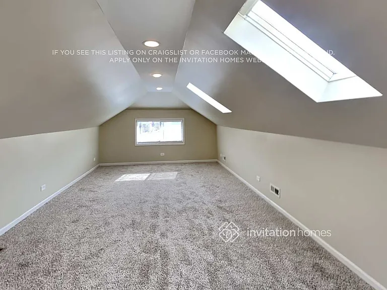 1939 N Sayre Ave — Photo 22