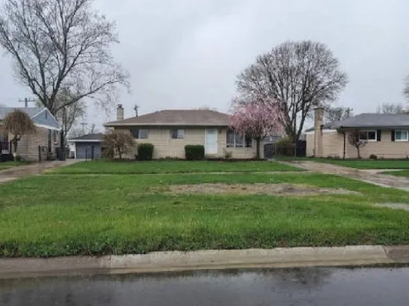 35247 Kelly Rd, Clinton Township, MI 48035