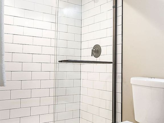 4th image of 287 Walnut St #79