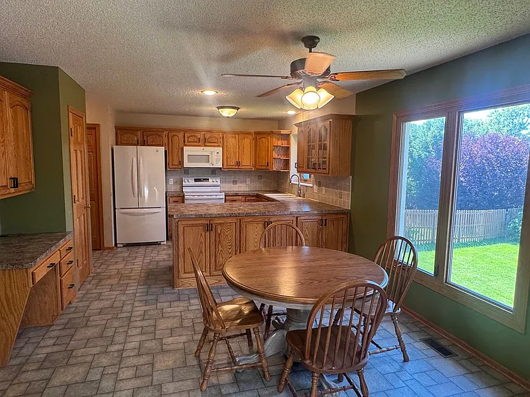 5411 Brandywine Cir — Photo 2