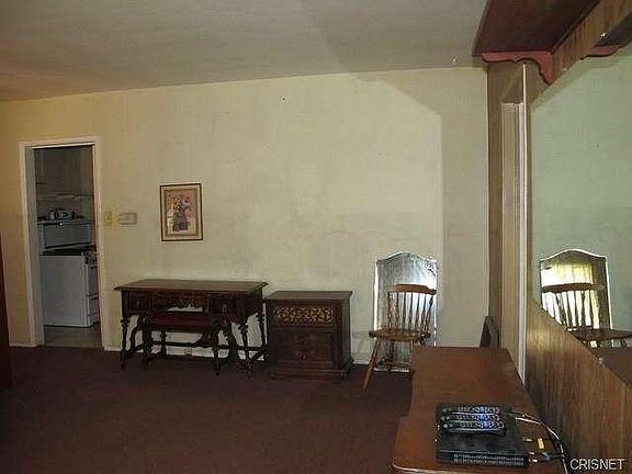 3rd image of 17607 Burbank Blvd