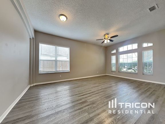 4th image of 29225 Birds Eye Dr