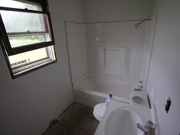 4th image of 1440 College Ave