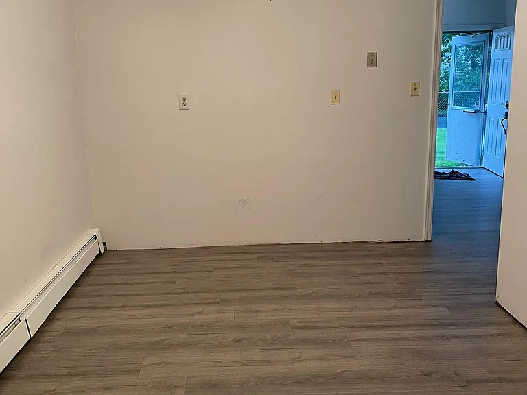 21 Knollwood Rd E — Photo 6