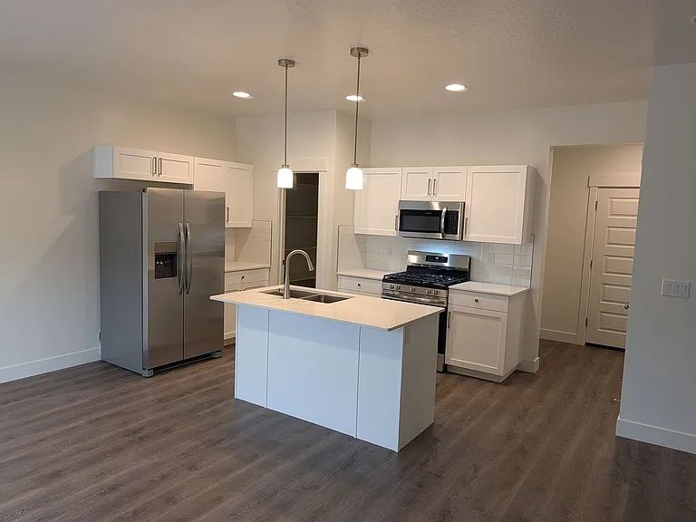 2341 E Siegel Ln — Photo 2