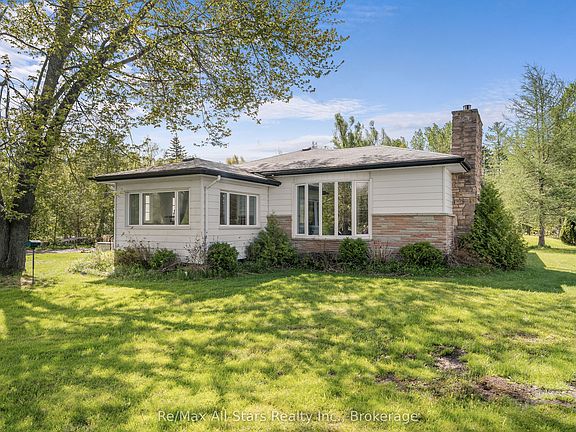 2nd image of 44 Trent Canal Rd