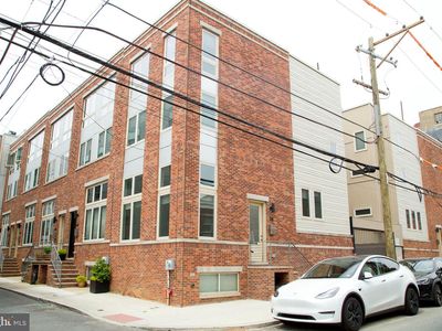 708 N 17th St, Philadelphia, PA, 19130