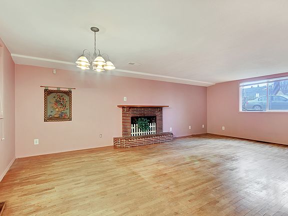2nd image of 8820 Yakima Ave
