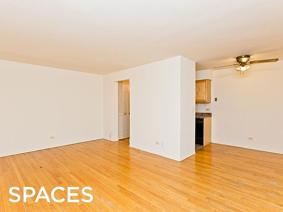 3rd image of 535 W Briar Place # 454 Fl 4th
