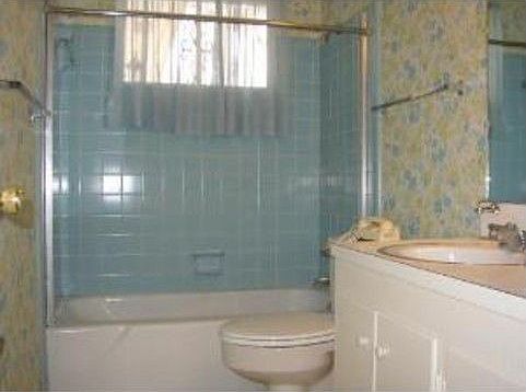 3rd image of 566 Janet Ln