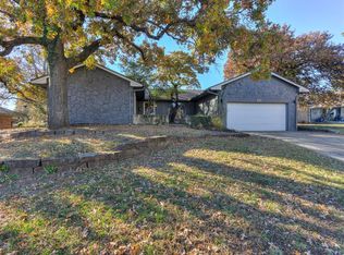705 Pine Oak Dr, Edmond, OK 73034