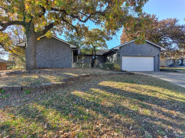 705 Pine Oak Dr, Edmond, OK 73034